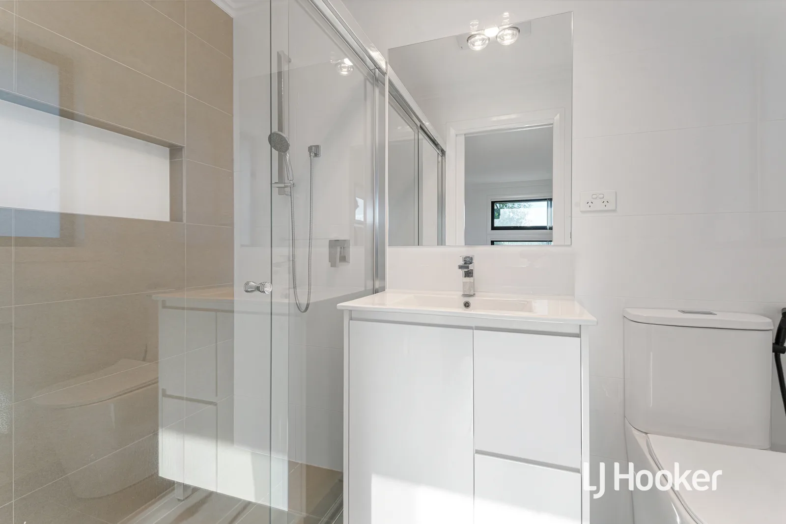Photo 10 — 5 bedroom house at 1 Pepperberry Parade, Melonba NSW 2765